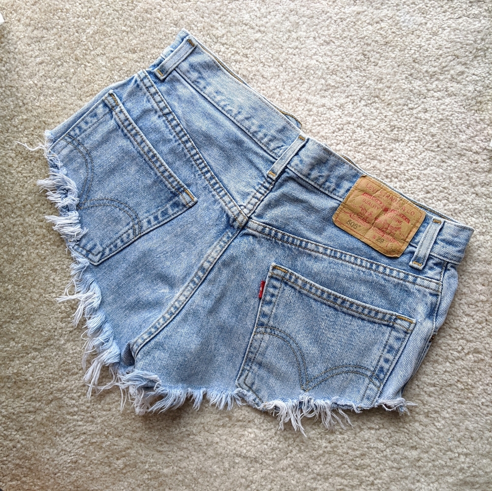 Midrise Levi's 505 Cutoff Shorts, Size XS